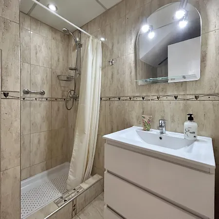 1 Bed Duplex, Pool View In Castle Harbour C113 Holiday home *